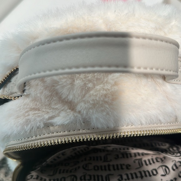 NWT Juicy Couture Winter White Backpack with large front zipper pocket. - Picture 9 of 9